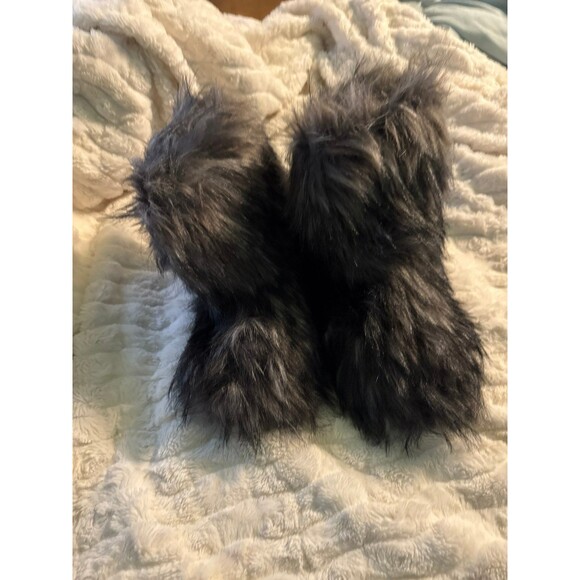 SKIMS Shoes - SKIMS FAUX FUR BOOTS  Size 39